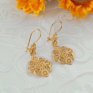Gold Victorian Floral Silver Women Dangle Earrings, 925 Sterling Silver Handmade Filigree Ornate Flower Drop Women Earrings Jewelry