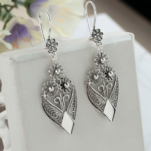 925 Sterling Silver Boho Daisy Dangle Earrings, Bunch of Daisy Dangly Earrings Artisan Made Handcrafted Filigree Earrings Handmade Jewelry
