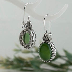 Serpentine Silver Gothic Heart Drop Earrings, 925 Sterling Green Snakeskin Gemstone Handmade Filigree Goth Woman Dangle Earrings Jewelry