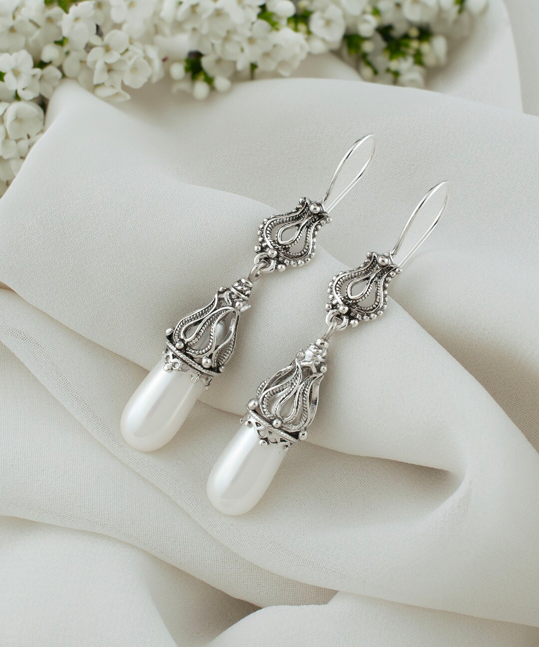 •TEARDROP• pearl + silver dangle earrings
