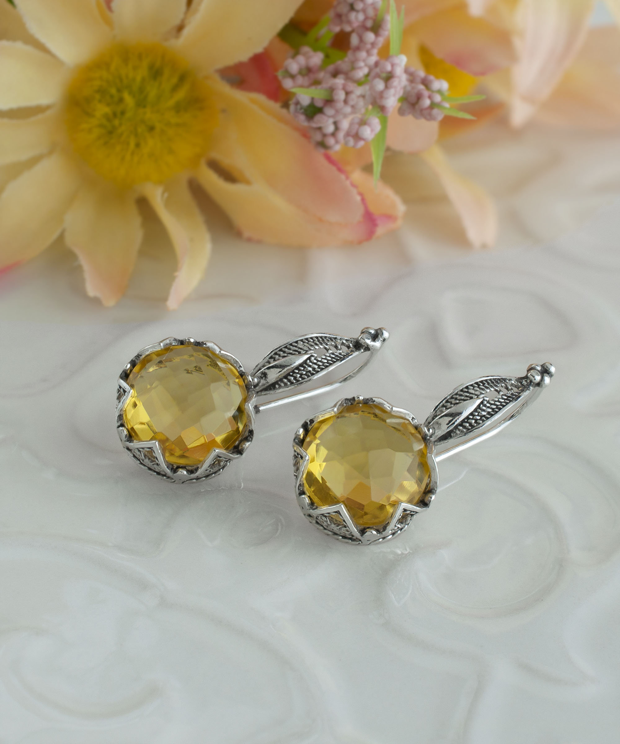 Boucles D'oreilles En Argent Sterling Et Or Jaune Flash Avec Citrine Naturelle - Filigrane Fleur, Style Clous, 12mm