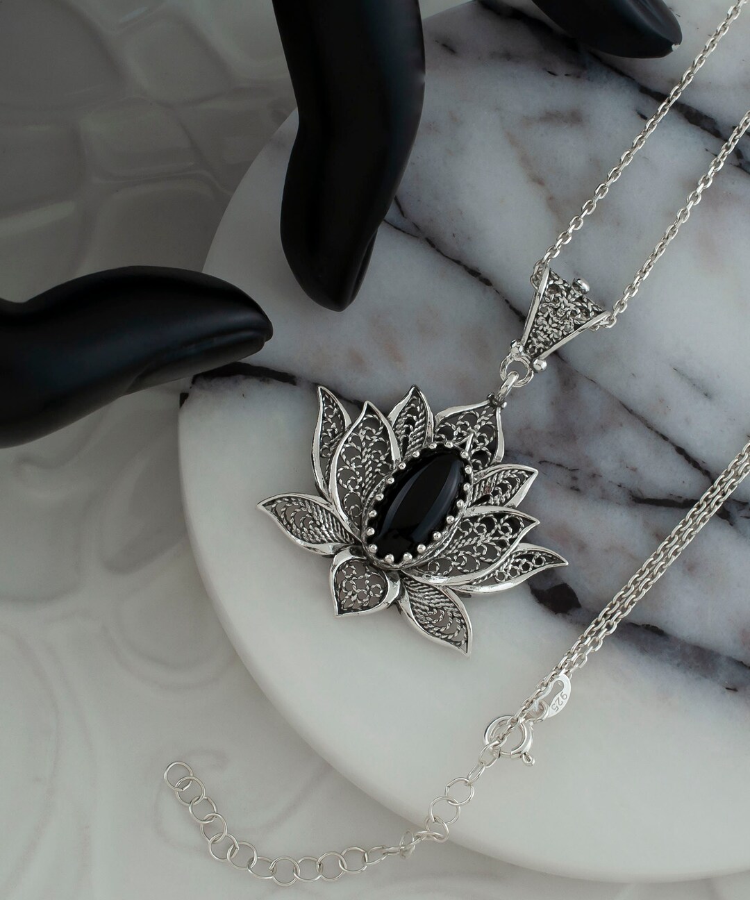 アクセサリー vintage onyx gothic silver necklace il_fullxfull.3945020263_bcml.jpg