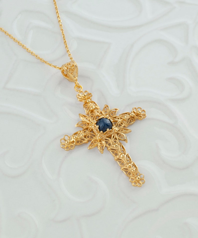 Sapphire Corundum Gemstone