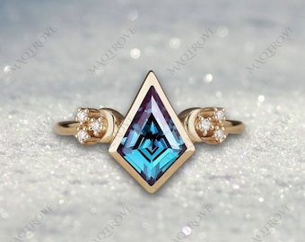 Kite Shape Alexandrite Ring 14K Gold Ring Bezel Set Engagement Ring Moissanite Ring Wedding Ring Anniversary Ring Proposal Ring Gift For Her