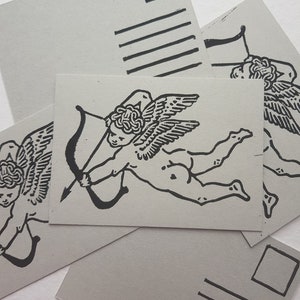 Postkarte AMOR - recyclete Liebes-Postkarte von Hand gedruckt - Linoldruck - Kunstdruck