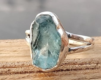 Raw Aquamarine Ring, Statement Ring, Solid 925 Silver Ring, Handmade Ring, Natural Raw Aquamarine, Women Ring, April Birthday Stone ring,