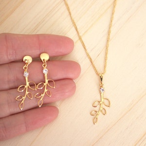 Leaf Necklace and Earrings Set, Gold Plated Jewelry Set, Gold Leaves with Diamonds Set, Gold Jewelry Set, Dainty Necklace, Dainty Earring