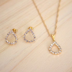 Teardrop Gold Necklace Set, Diamond Teardrop Stud Earrings and Necklace, Dainty Gold Necklace, Gold Diamond Necklace Set, Gold Necklace