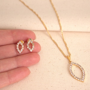 Ellipse Diamond Gems Gold Earrings And Necklace Set, 18K Gold Plated Necklace and Earrings Set, Diamond Stud Earrings, Gold Jewelry Set