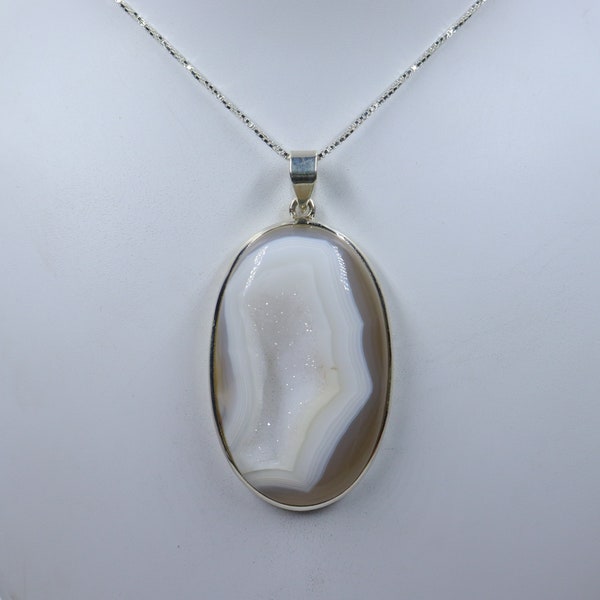 Przepiękny naszyjnik z białego onyksu druzy ze srebra próby 925, naturalny, wyjątkowy wisiorek z onyksu druzy ze srebrnym łańcuszkiem, ręcznie robiony wisiorek, prezent dla niej