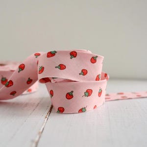 Bessie Pearl Binding Co. - 2.5" Bias Quilt Binding - Strawberry