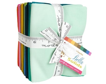 Moda - Bella Solids 2025 Elizabeth's Favorites Fat Quarter Bundle (25 FQ)