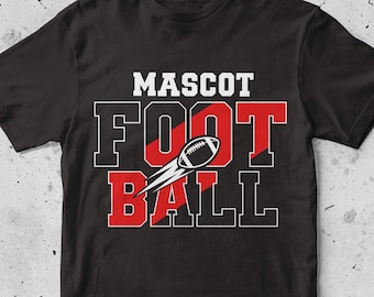 Könnte beinhalten: Schwarzes T-Shirt mit einem weißen und roten Grafikdesign, auf dem "Mascot Football" mit einem Football-Motiv steht.