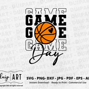 Puede incluir: Dise&ntilde;o gr&aacute;fico en blanco y negro con el texto "Game Day" y una pelota de baloncesto con un coraz&oacute;n en el centro. El texto "Game" se repite cuatro veces en el dise&ntilde;o.