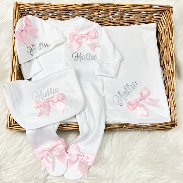 SPECIAL OFFER Newborn baby homecoming set, sleep suit hat bib Bows with blanket any name Personalised gift