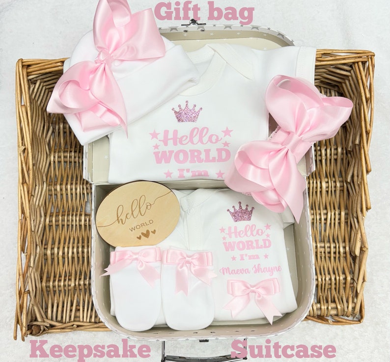 Newborn baby homecoming set, Sleepsuit large bow Hat Mitts bodysuit headband wooden plaque Personalised gift Mum Auntie Nanny image 4