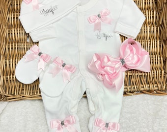 Newborn LUXURY baby homecoming sleep suit hat  mitts headband set any name  Personalised gift