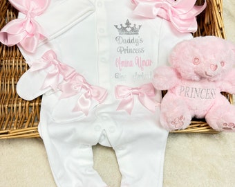Daddy’s Princess Newborn baby homecoming set, Babygrow hat, headband, scratch mittens any name  Personalised gift