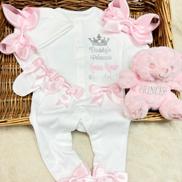 Daddy’s Princess Newborn baby homecoming set, Babygrow hat, headband, scratch mittens any name  Personalised gift