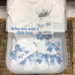 Newborn baby boy homecoming set, sleep suit, bodysuit, bib, hat, scratch, mittens, exclusive luxury bows Personalised gift image 8