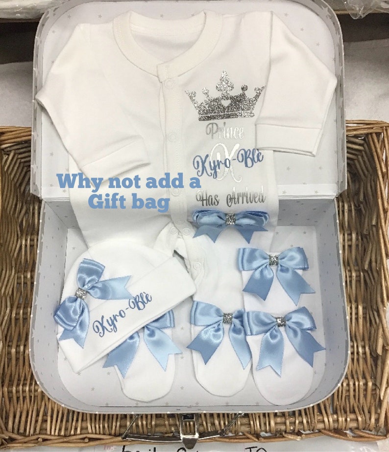 Newborn baby boy homecoming set, sleep suit, bodysuit, bib, hat, scratch, mittens, exclusive luxury bows Personalised gift image 8