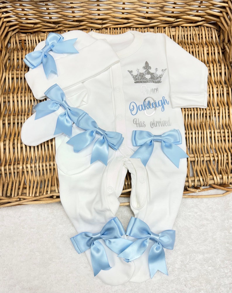 Newborn baby boy homecoming set, any name sleepsuit hat, scratch mitts Personalised gift plain blue bows image 2