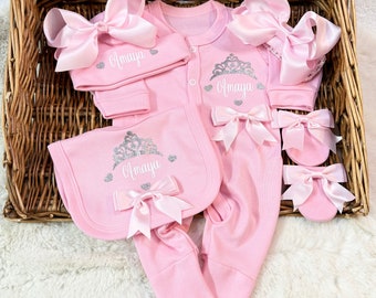 Newborn Baby Homecoming Set SUPERB QUALITY. Sleepsuit Hat bib headband set pretty pink Bows Personalised Gift