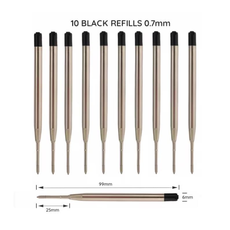 K&ouml;nnte beinhalten: Zehn metallische Stiftminen mit schwarzen Kappen und Spitzen. Der Text 10 BLACK REFILLS 0.7mm steht dar&uuml;ber. Eine einzelne Mine ist unten horizontal abgebildet, mit Ma&szlig;linien, die eine Gesamtl&auml;nge von 99mm, eine Breite von 6mm und eine Spitzenl&auml;nge von 25mm angeben.