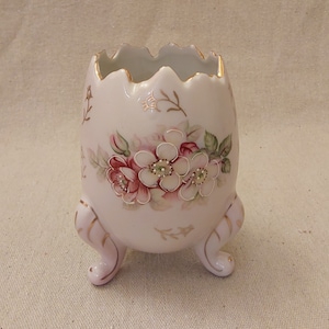 Whimsical Pink &quot;Egg&quot; Vase