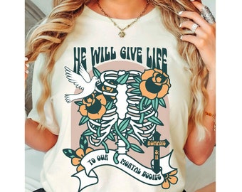 Boho Christian Halloween Shirt Religious Halloween T-Shirts for Christian Jesus Aesthetic Tee Bible Verse Shirt Romans 8:11 Fall Christian T