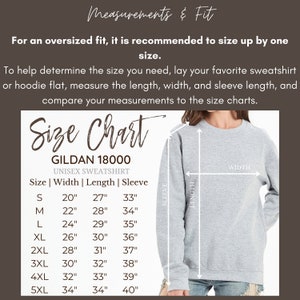 K&ouml;nnte beinhalten: Gr&ouml;&szlig;entabelle f&uuml;r Gildan 18000 Unisex-Sweatshirts. Die Tabelle zeigt die Ma&szlig;e in Zoll f&uuml;r Breite, L&auml;nge und &Auml;rmell&auml;nge f&uuml;r die Gr&ouml;&szlig;en S bis 5XL.