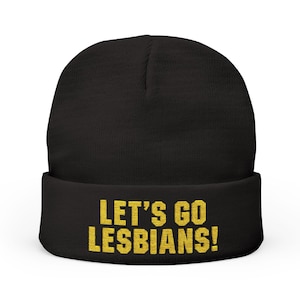 Geborduurde gebreide muts - lesbische muts, Let&#39;s Go Lesbians, WLW, sapphic, fun, cute, cadeaus