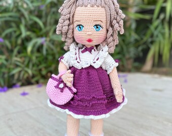 手作りかぎ針編み人形：取り外し可能なドレスが付いた青い目の編み