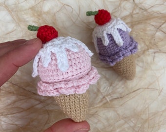 Sleutelhanger gehaakt ijsje: handgemaakte amigurumi-bedel