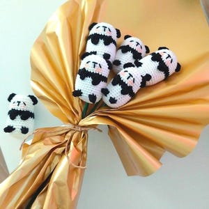 Adorable Crochet Panda Bear Bouquet , Unique Amigurumi Animal Gift , Detachable Plush Panda Toys