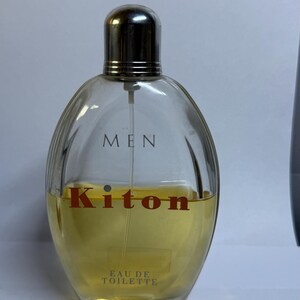 Kiton Men Eau de Toilette 125ml Condizioni come da foto, circa mezzo pieno