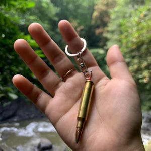 Handmade Real Bullet Keychain – Authentic Brass Shell – Rustic Hunting, Outdoor, Military Enthusiast & Tactical Gift for Men