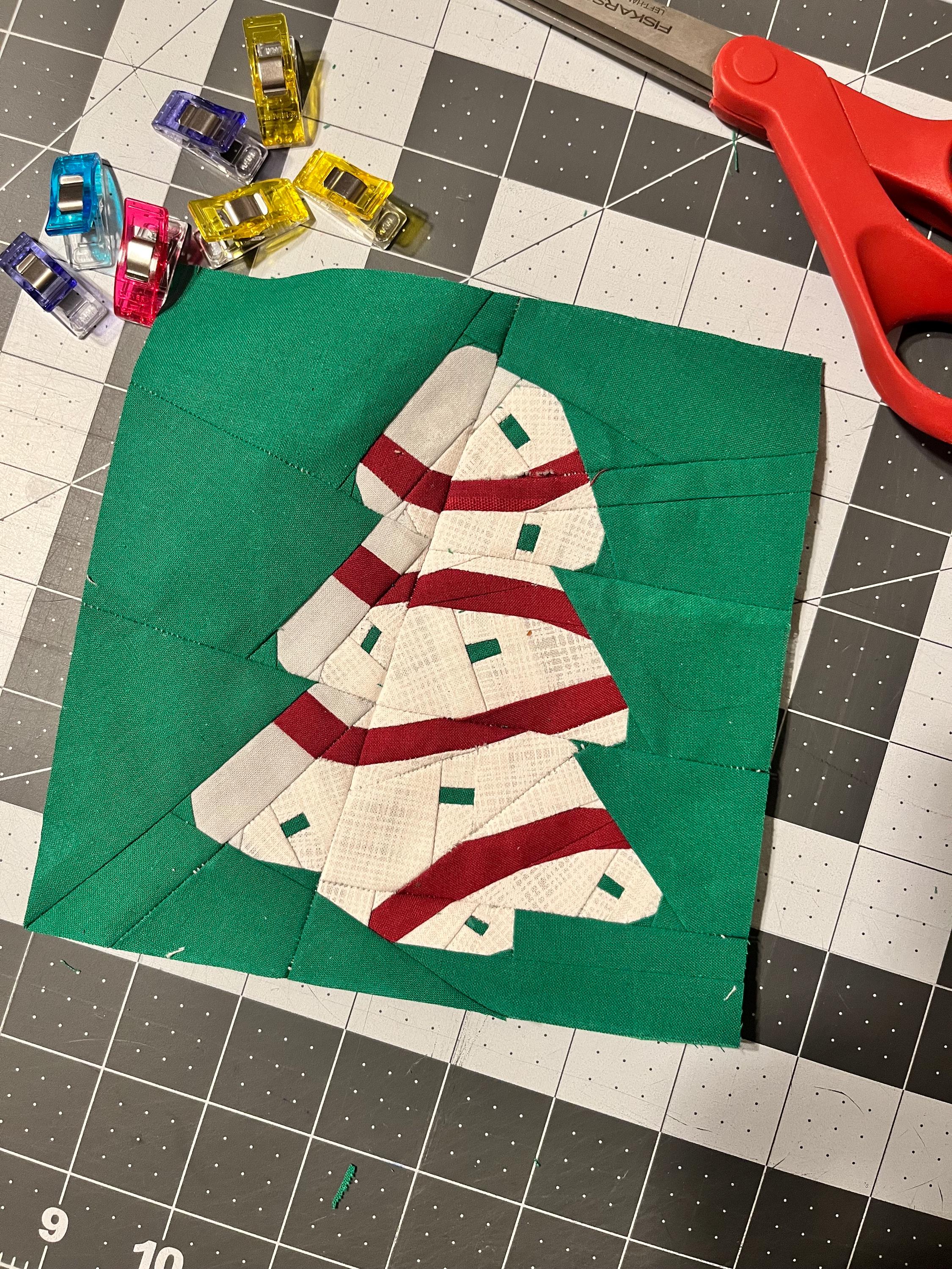 Foundation Paper Pieced Quilt Block Pattern - Christmas Tree Cake | 6 ...
