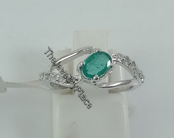 Dainty Emerald ring, natural emerald ring, emerald ring for women, emerald stacking ring, unique vintage emerald ring,emerald solitaire ring