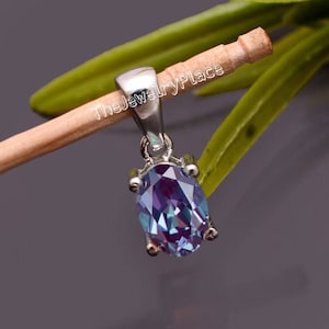 Oval Cut Alexandrite Necklace For Women- Color Changing Gemstone Pendant- Alexandrite Pendant in 925 Sterling Silver- Alexandite Pendant