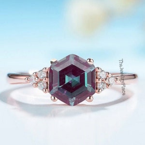 Vintage Alexandrite Ring, Wedding Alexandrite Ring, Solitaire Ring, Engagement Ring, Color Changing Stone Ring, Hexagon Alexandrite