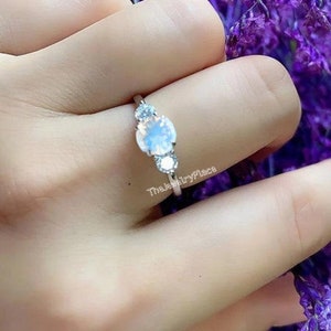 Cut Moonstone ring, vintage round Moonstone ring, moonstone solitaire ring, women moonstone ring, moonstone ring