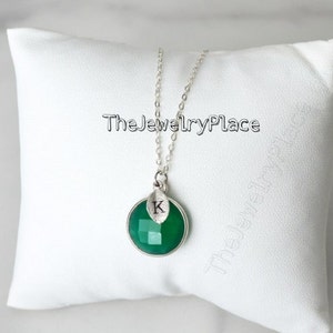Collar de ónix verde, collar de piedra de nacimiento de mayo, regalo de dama de honor, plata de ley 925, regalo para esposa, collar redondo personalizado de ónix chram