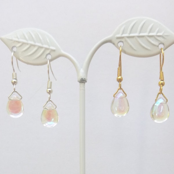 Boucles d'oreilles gouttes d'eau transparentes, tanslucides avec reflets