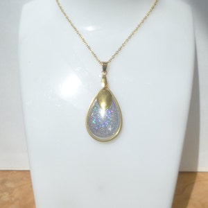 Purple drop pendant in sparkling resin ideal for summer