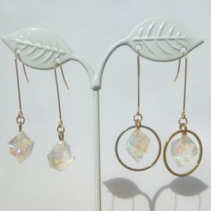 Transparent resin earrings with reflections, geometric shape, 2 models to choose from