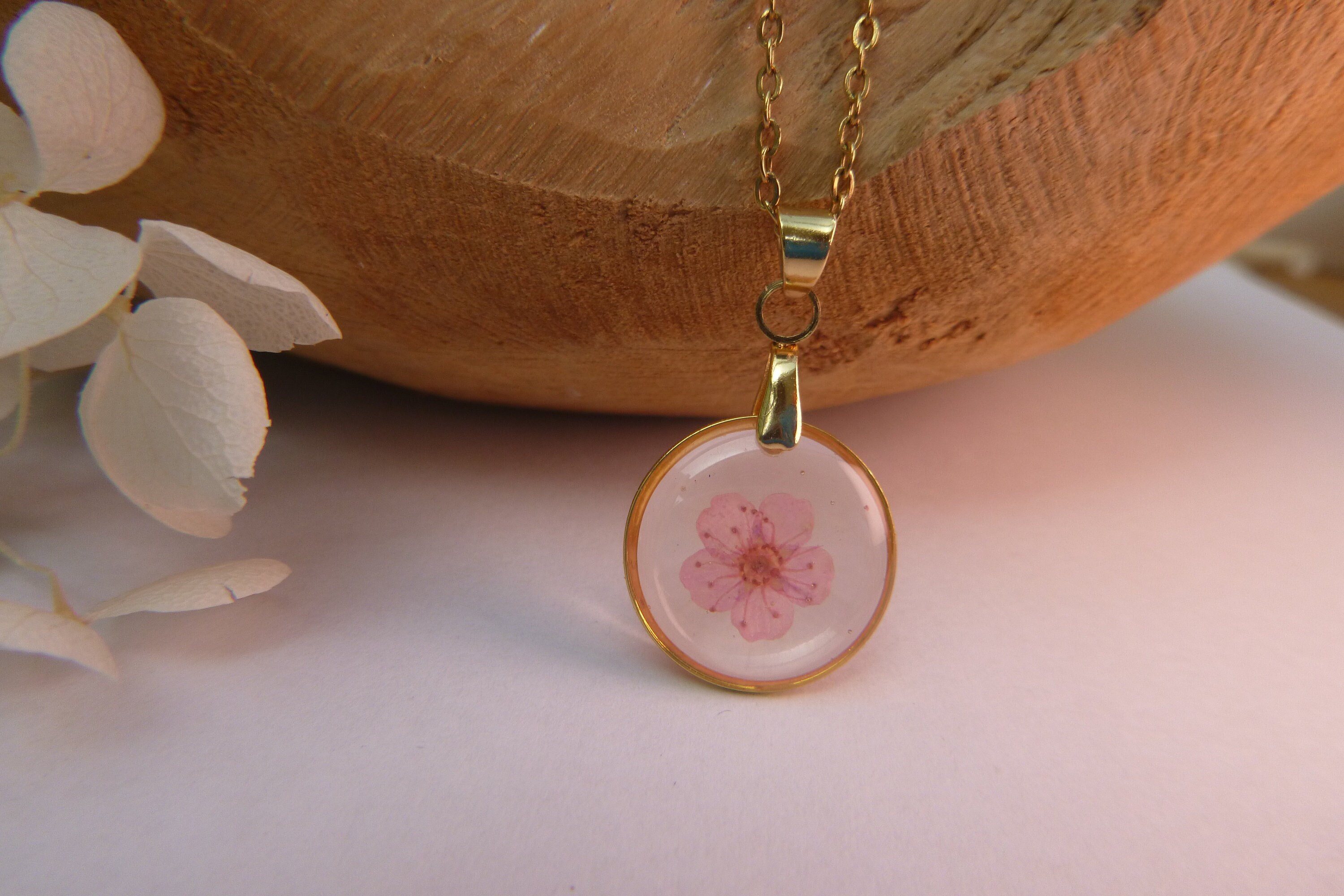 Collier Pendentif Résine Avec Vraies Fleurs Séchées Bleues - Cordon Rose Réglable