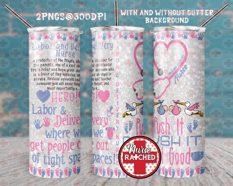 K&ouml;nnte beinhalten: Ein wei&szlig;er Becher mit einem rosa-blauen Glitzerhintergrund. Der Becher zeigt ein Stethoskop mit einem Herzen, einen Storch, der ein Baby tr&auml;gt, und den Text "Labor and Delivery Nurse" und "Push It Good".
