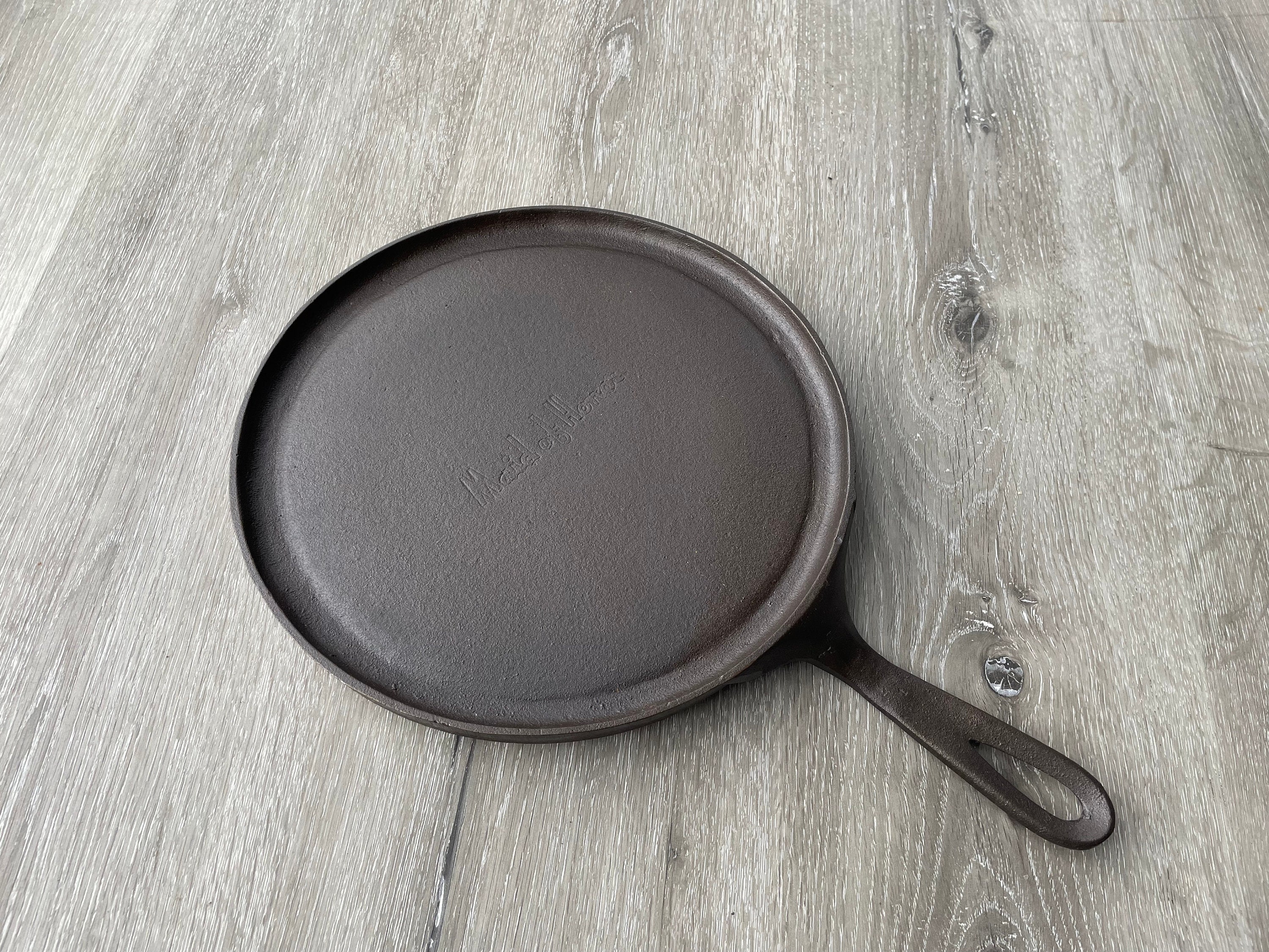 Vintage Lodge USA 90G Cast Iron Round Flat Grill Pan Griddle 10.5 Inches