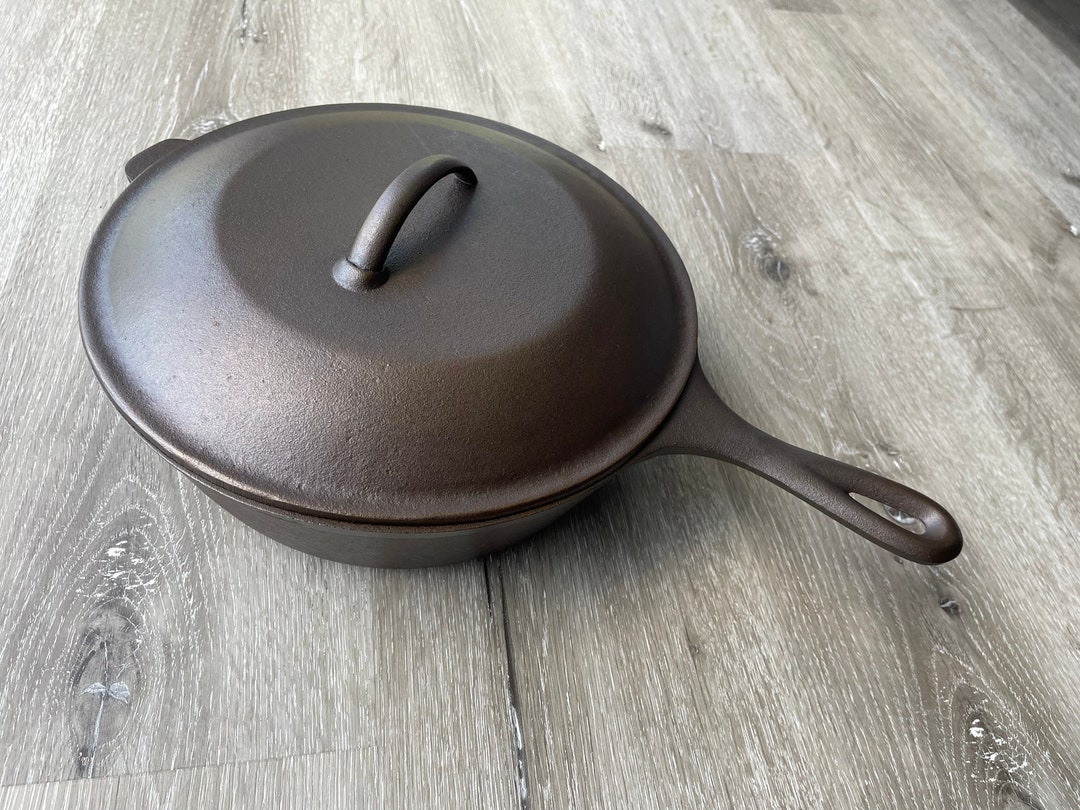 VTG Lodge USA 8 CF 10 1/4 Cast Iron Deep Fryer Skillet W/Lid. 3 Notch  Bottom.